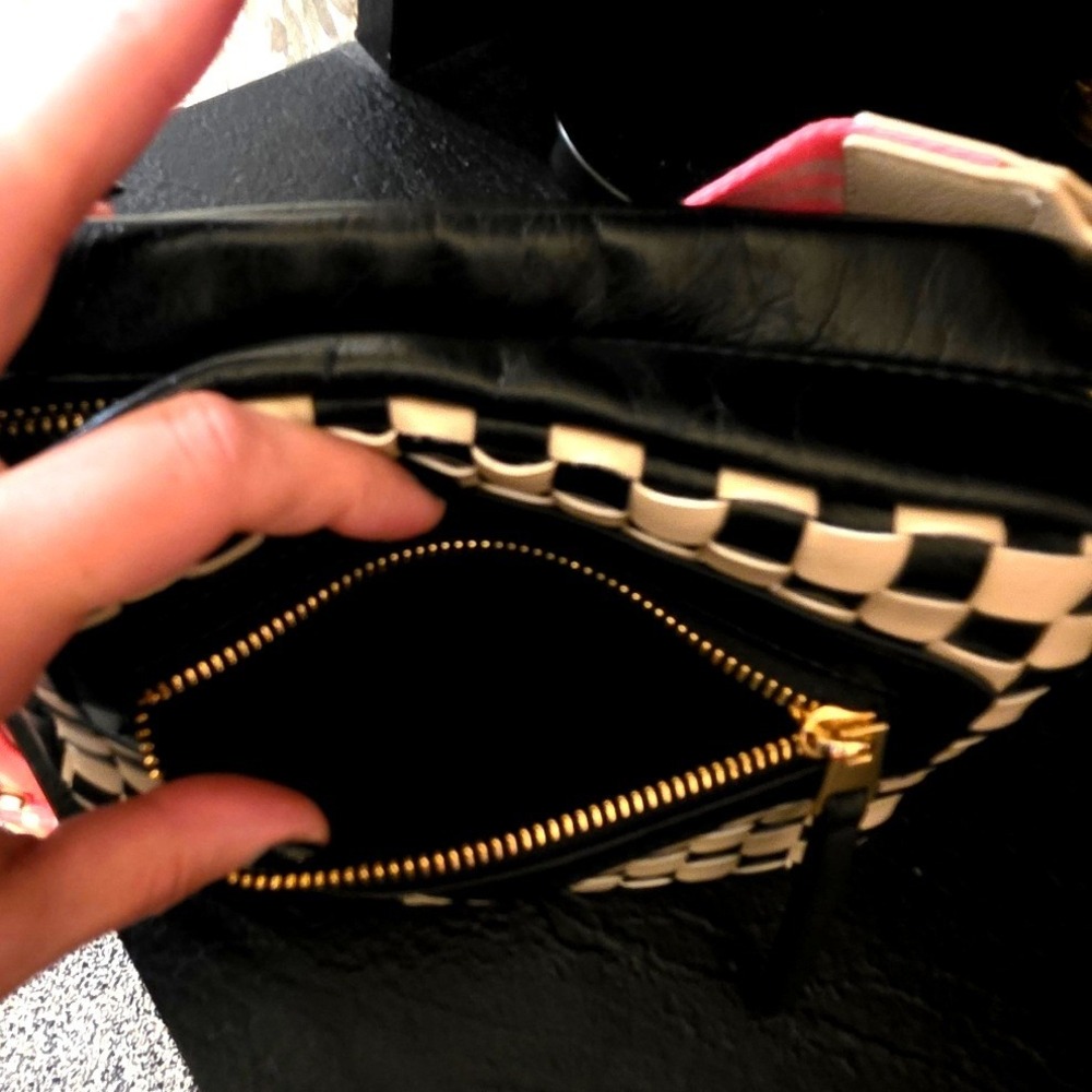 Skater Girl Black & White Checkered Crossbody Bag Rare Hot Pink Guitar Strap - Picture 7 of 14